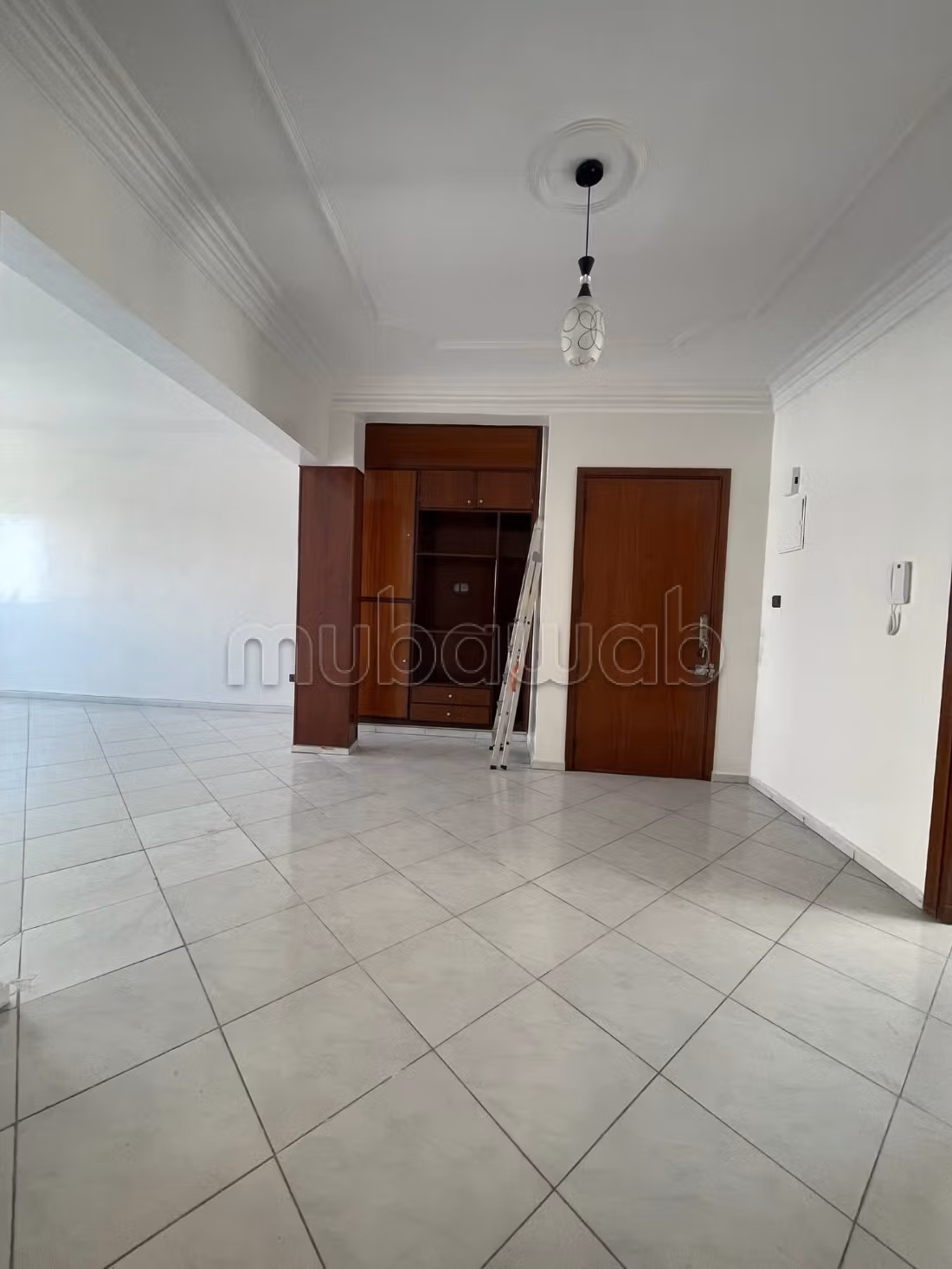 Bel appartement en bas 
agdal 
rabat