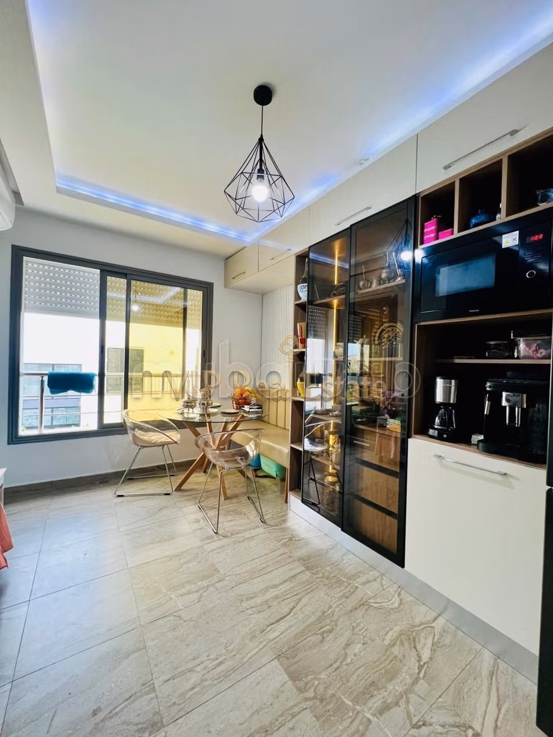In vendita un duplex S3 con piscina a Gammarth