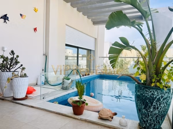 In vendita un duplex S3 con piscina a Gammarth