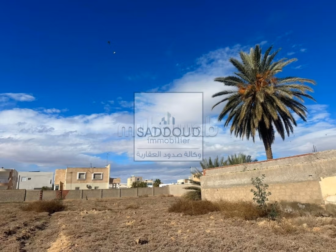 Terrain 1400M à vendre – Route Matar km 1