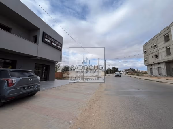 Terrain 580m à vendre – Route El Aïn km 12,5