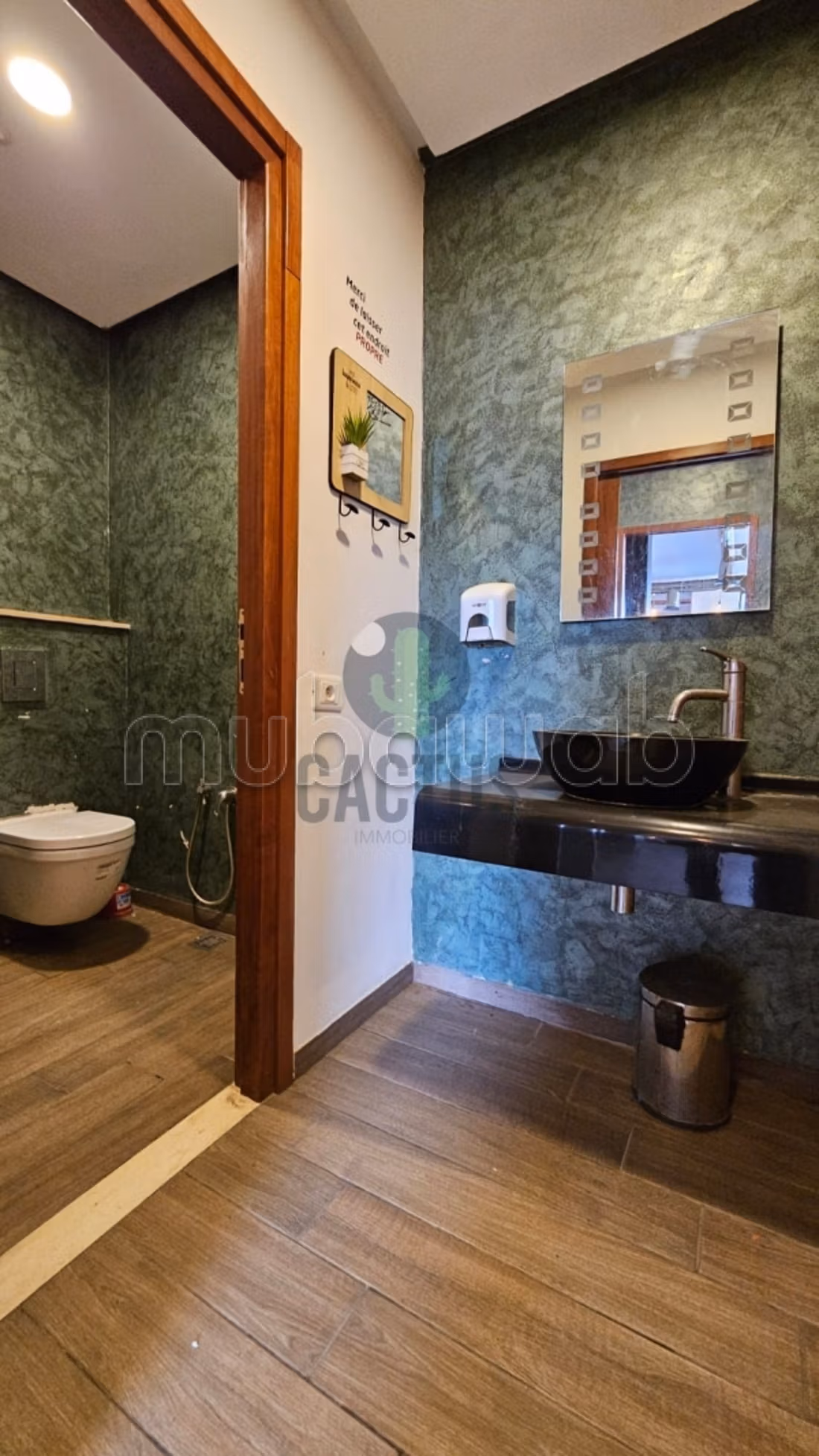 À Vendre Fond De Commerce et Mur d'un Café Resto