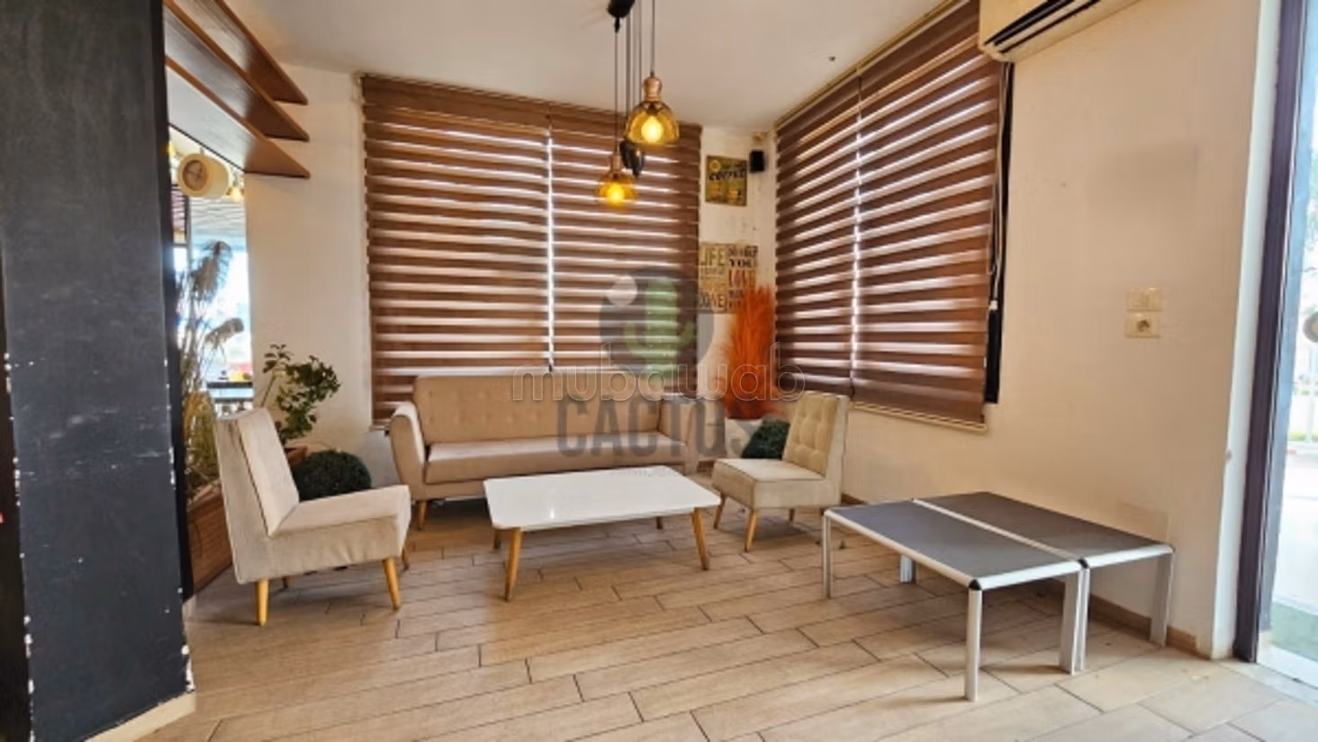 À Vendre Fond De Commerce et Mur d'un Café Resto