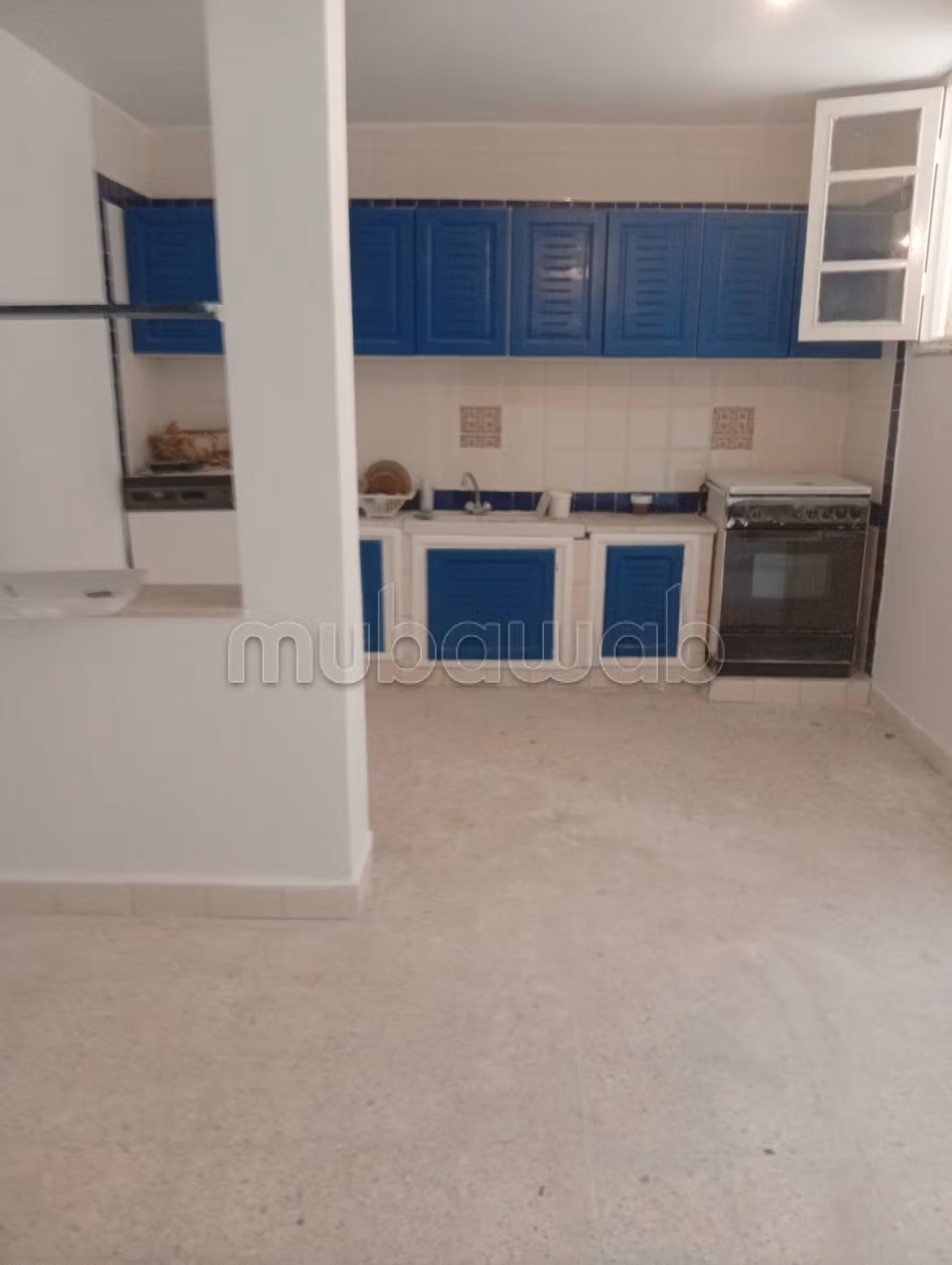 Vente ennasr villa donne sur deux rue a rafraichir