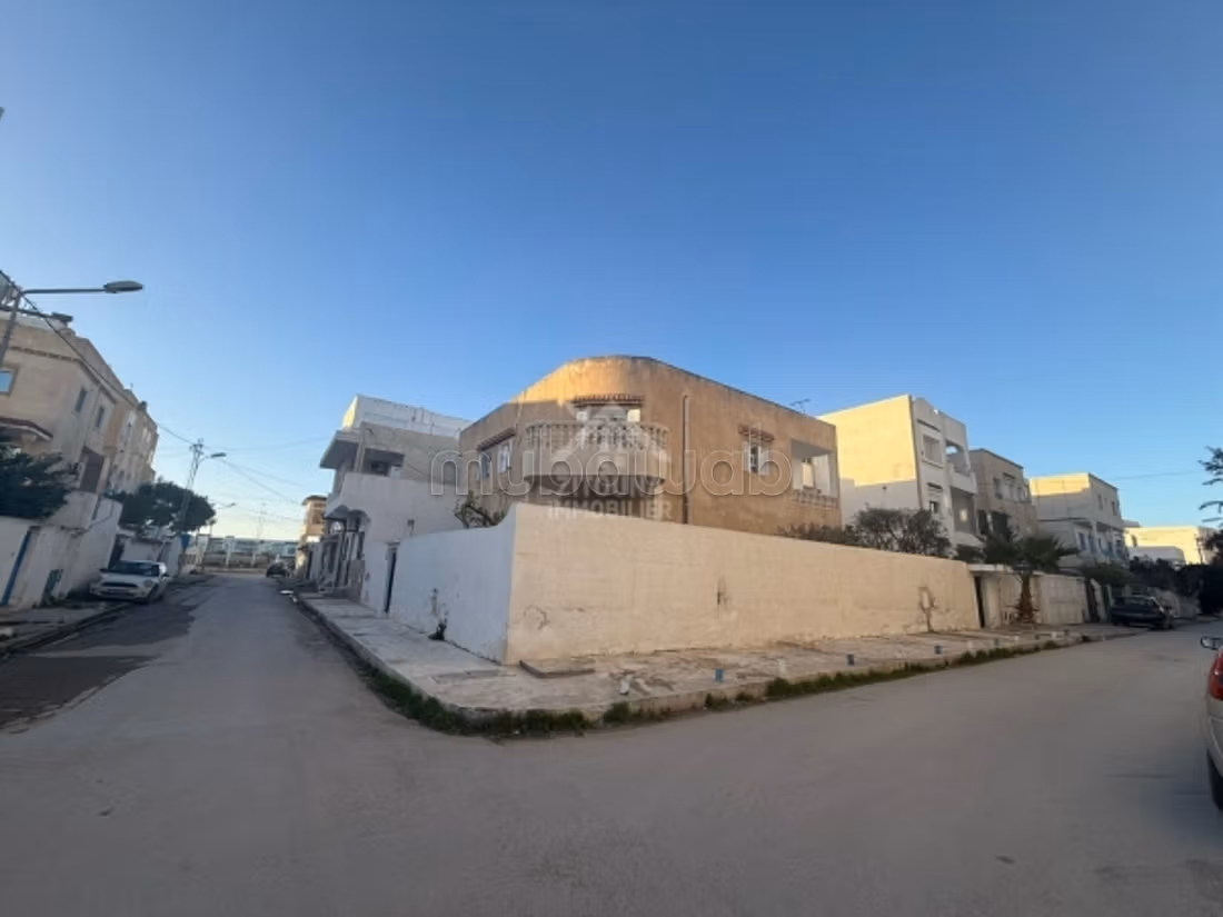 A vendre une villa à Kheireddine