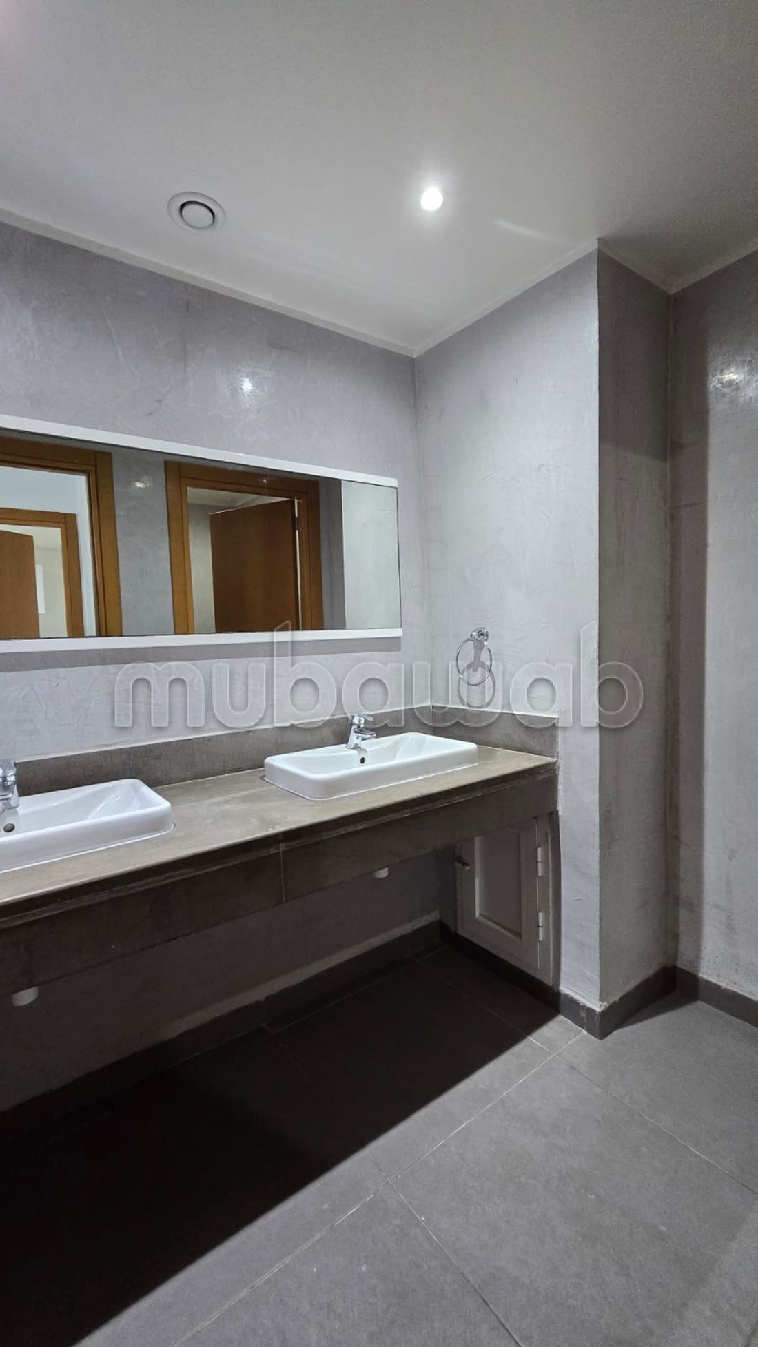 Office at the lake 3