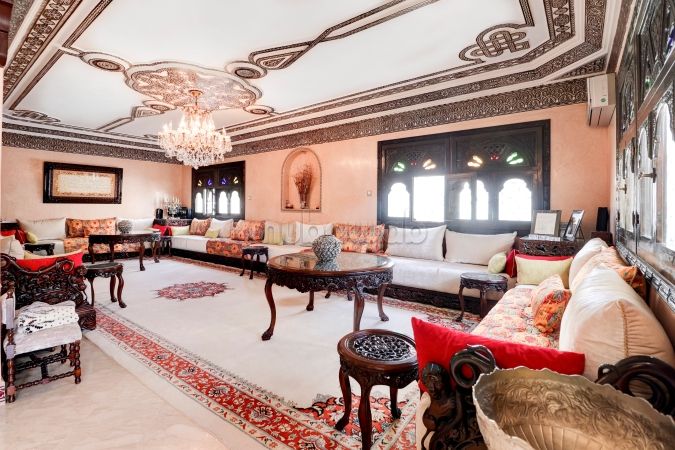 Villa familiale avec piscine à Cité Suisse