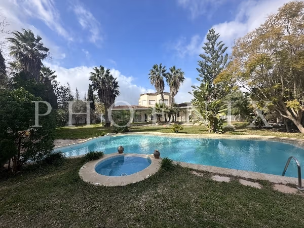 Villa S5 con piscina a La Soukra