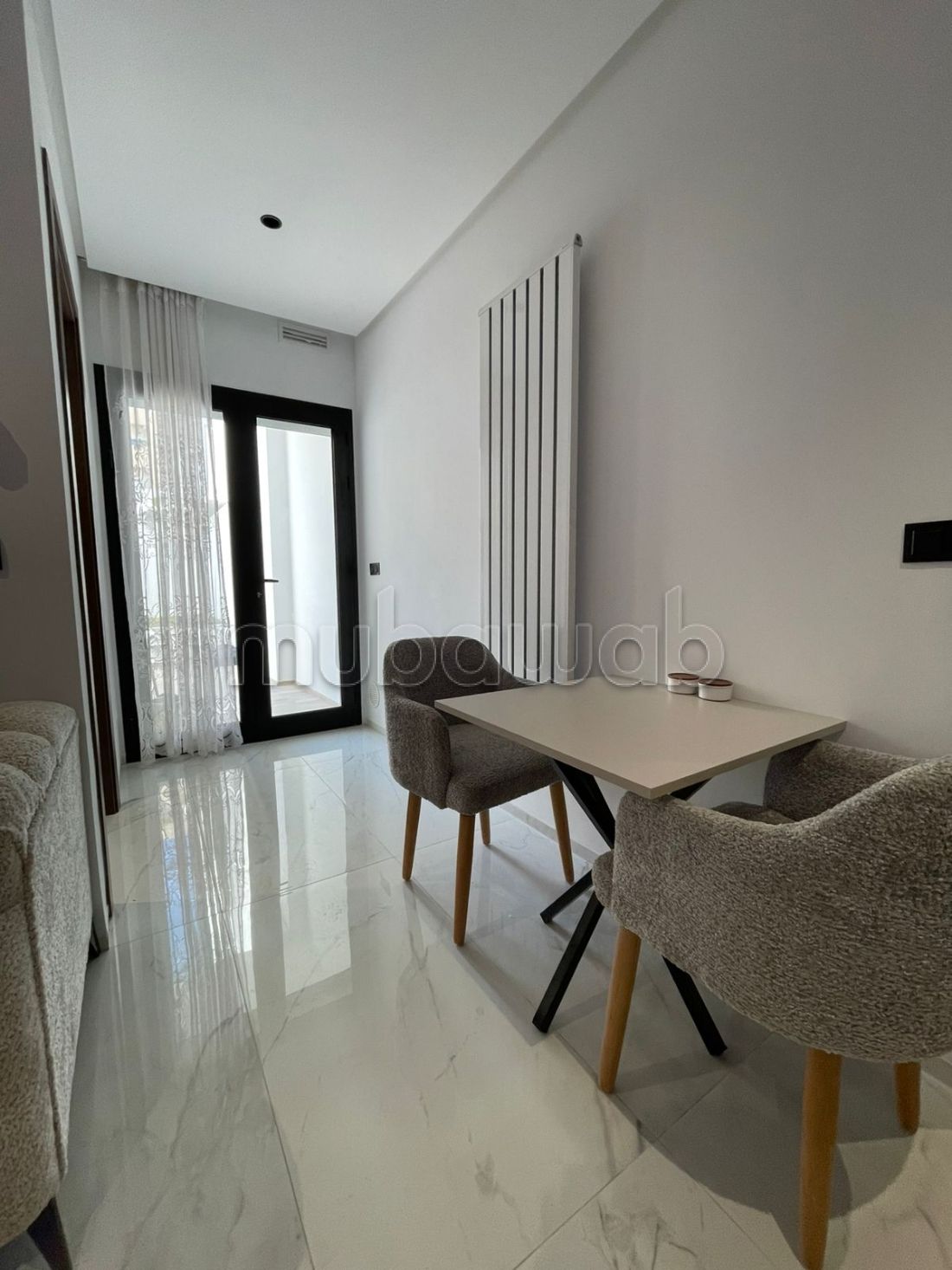 Superbo S1 arredato riccamente in affitto