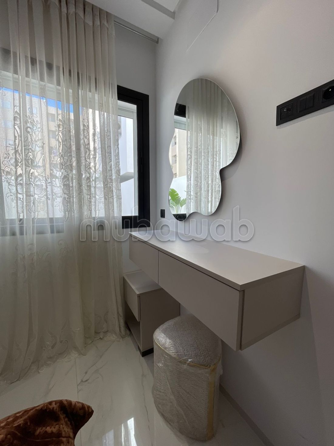 Superbo S1 arredato riccamente in affitto