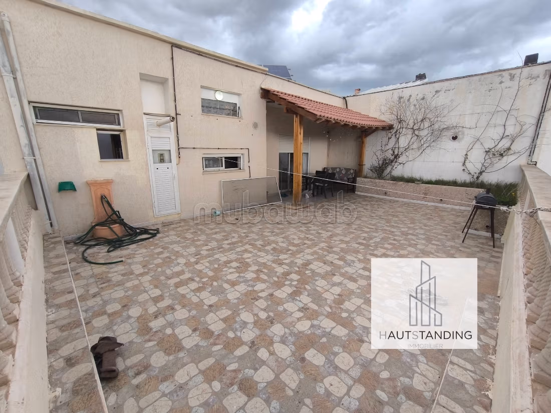 Super S1 avec grande terrasse à louer à Sahloul
