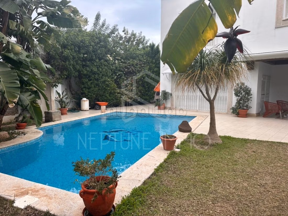 Villa meublée avec piscine à Carthage