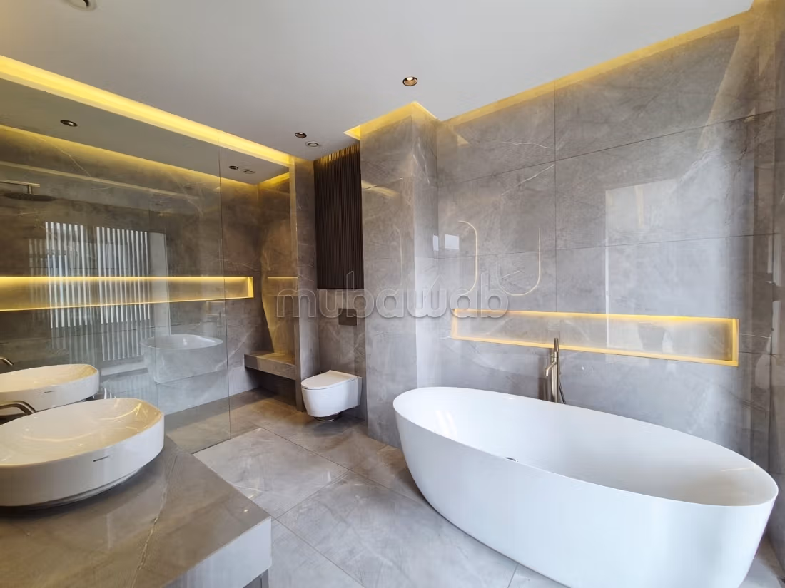 Uitzonderlijke villa in Ain Diab met zwembad