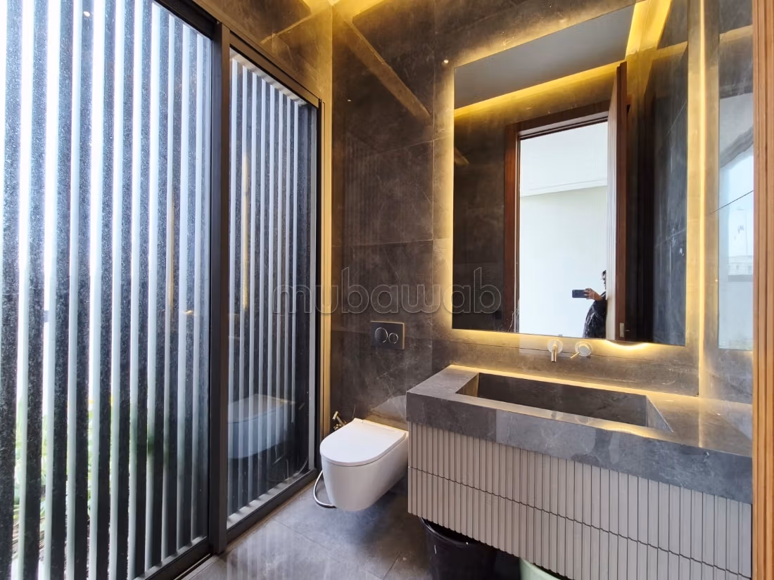 Uitzonderlijke villa in Ain Diab met zwembad