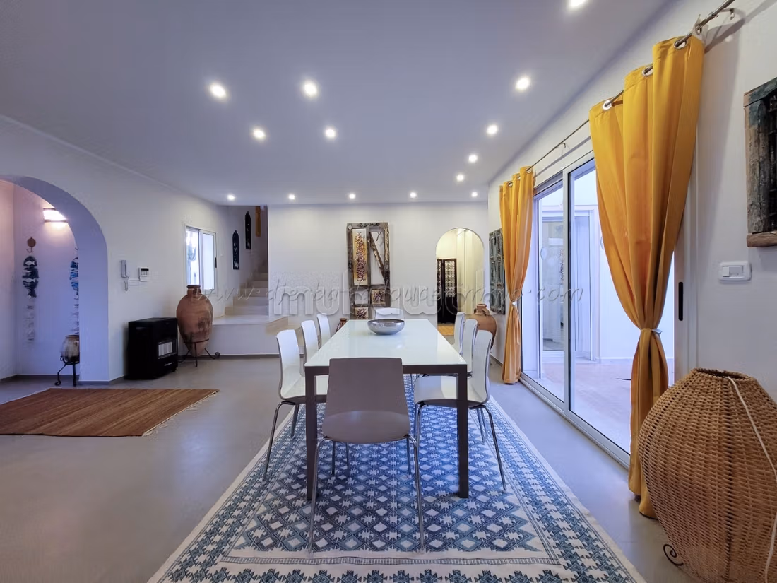 A vendre Belle maison S3 meublée houmt souk