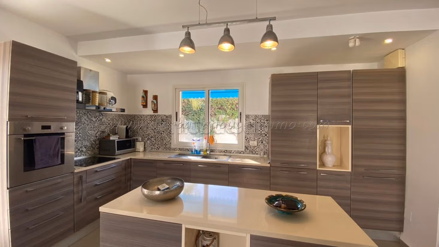 A vendre Belle maison S3 meublée houmt souk