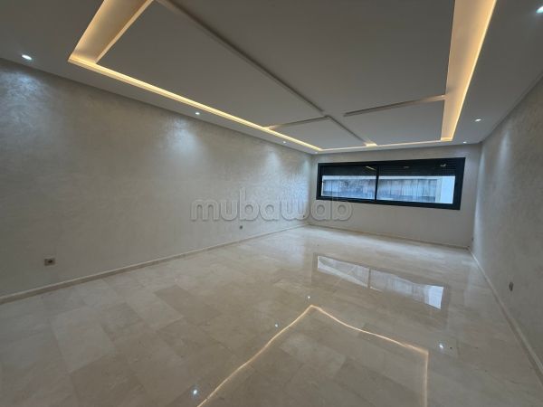 Appartement en location à Les princesses. 
4 pièces. 
Porte blindée et résidence sécurisée