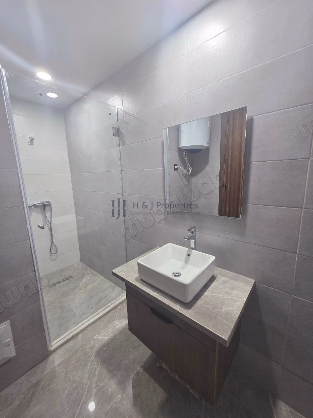 T2 empty apartment of 50m² - 1 bedroom - terrace