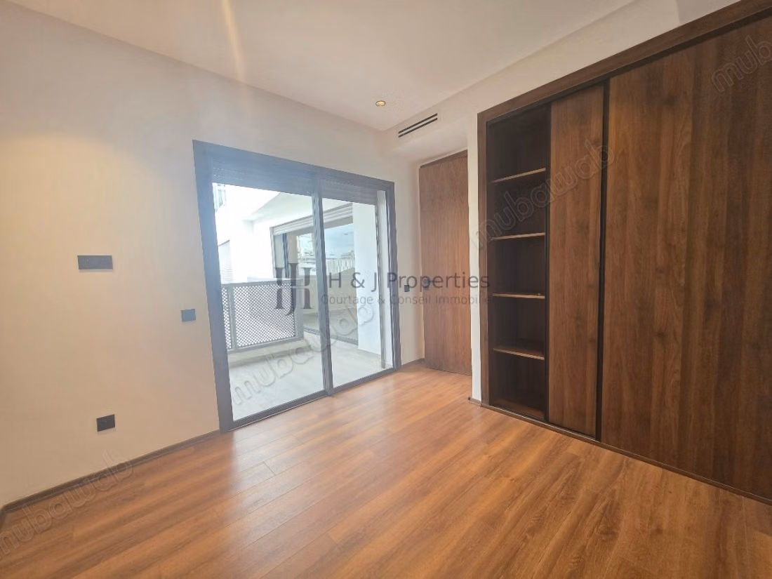 T2 empty apartment of 50m² - 1 bedroom - terrace