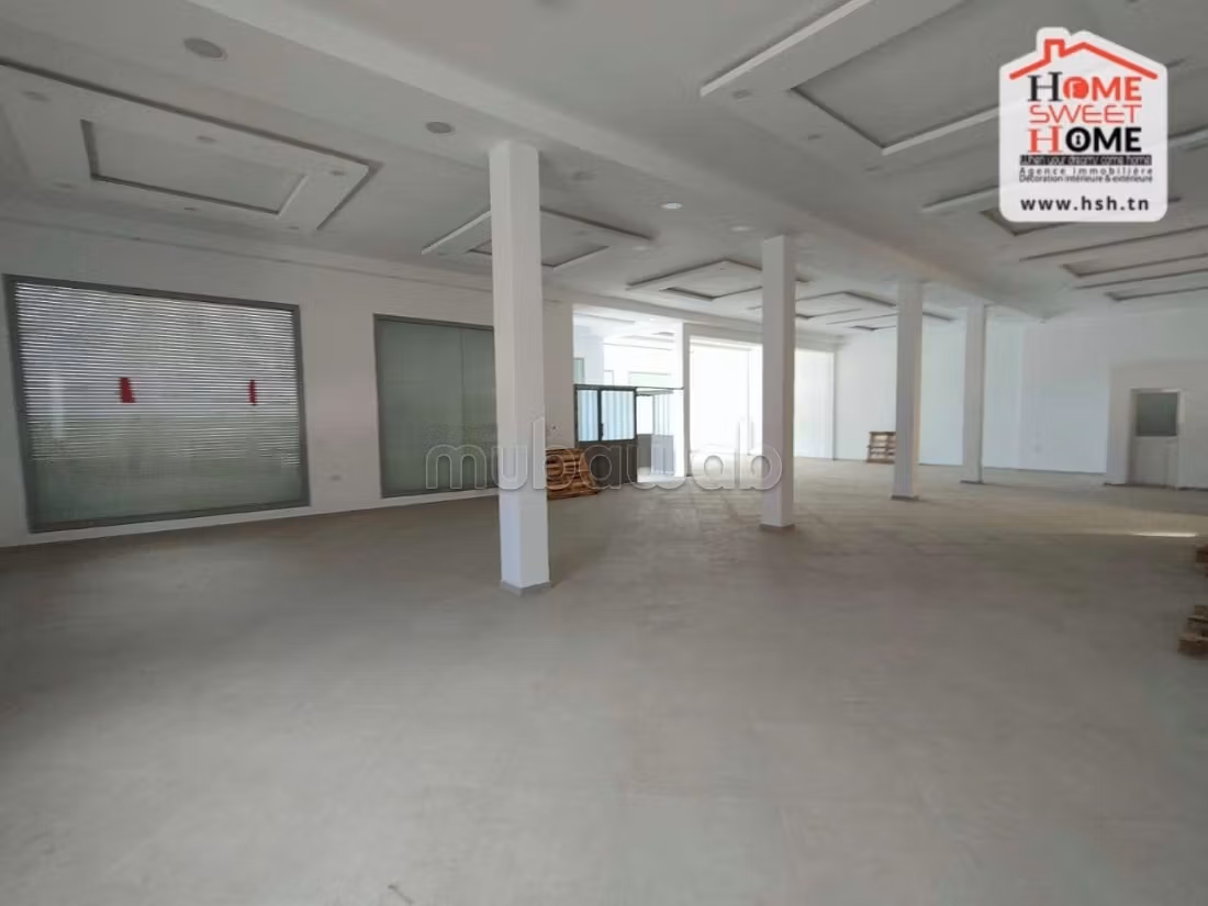 Showroom Les Châtaigne in Affitto a Ezzahra