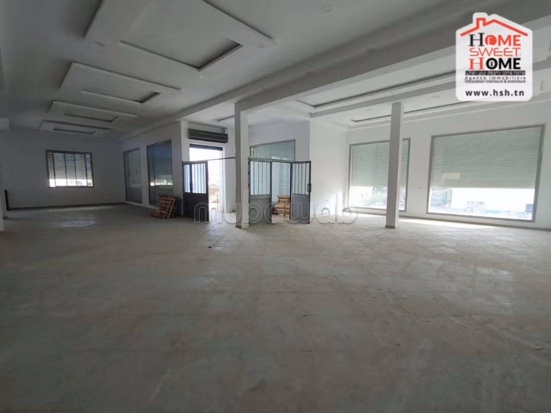 Showroom Les Châtaigne in Affitto a Ezzahra