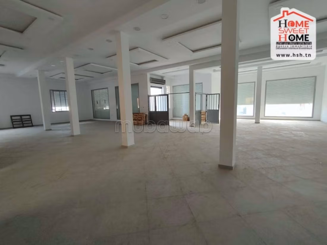 Showroom Les Châtaigne in Affitto a Ezzahra
