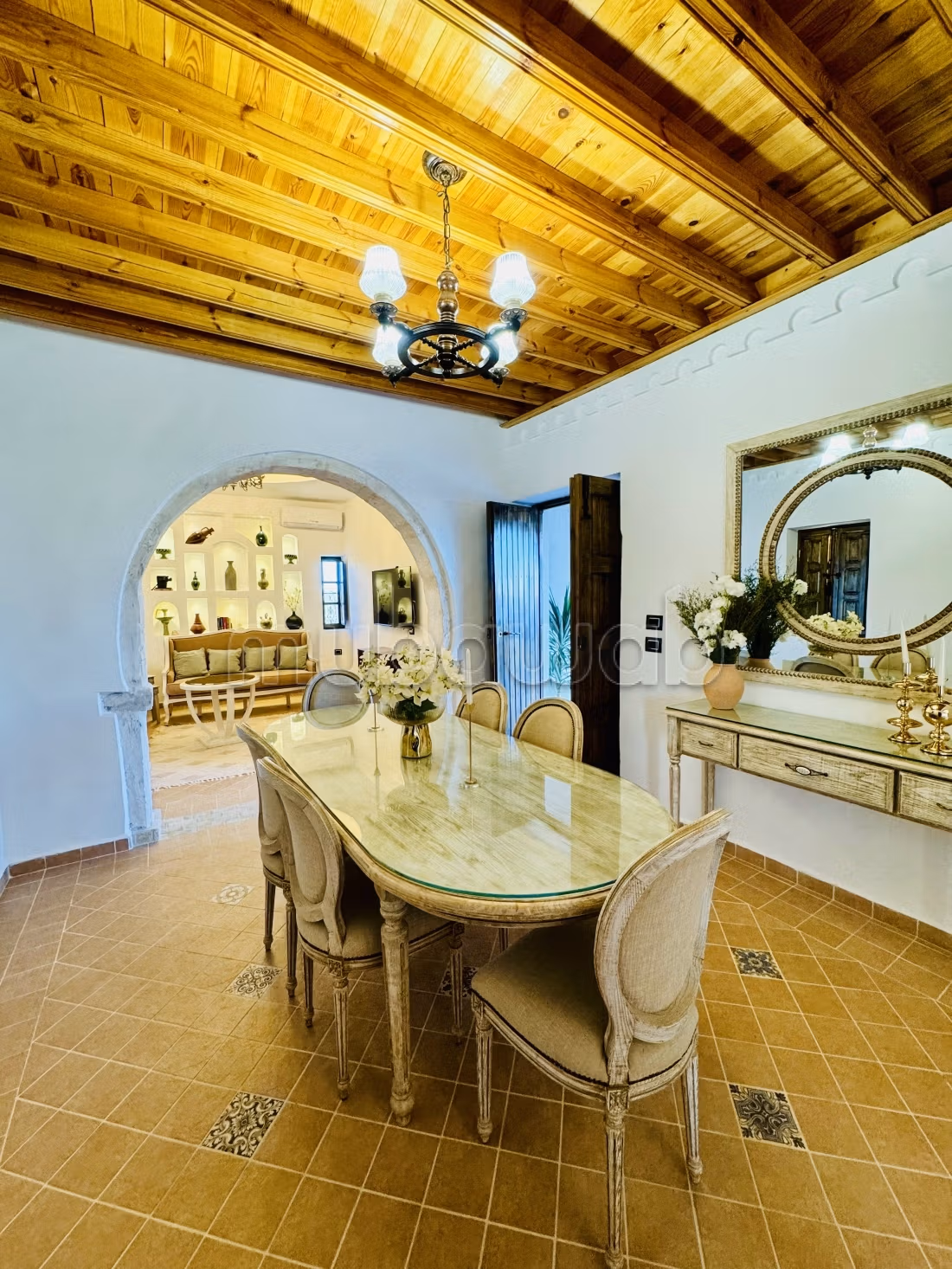 Casa dei sogni tra ulivi e tramonto