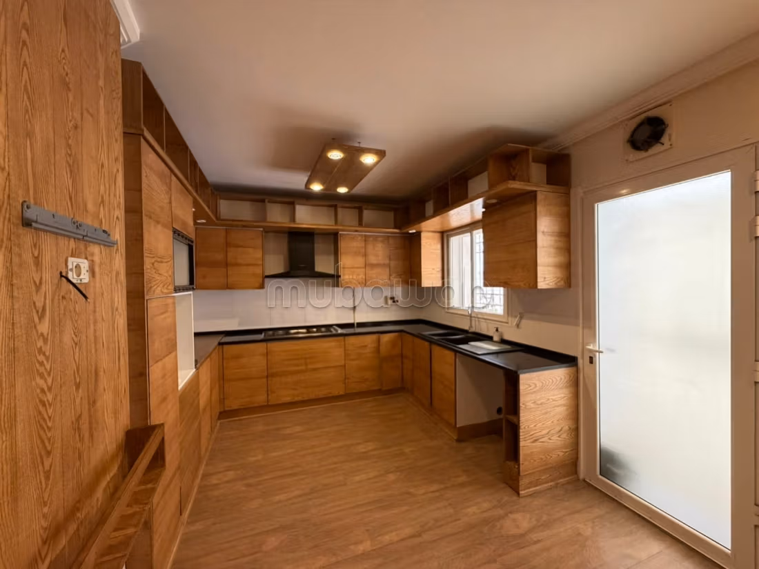 A vendre villa moderne S5 aux Jardins D'El Menzah 1