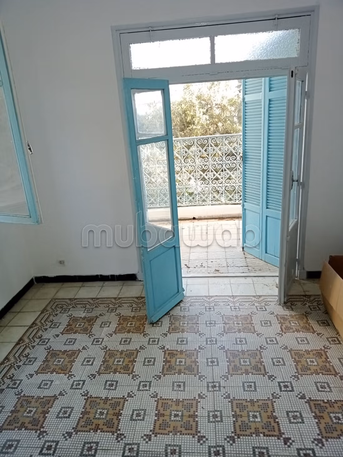 Maison de luxe à vendre à Le Bardo. 8 belles chambres. Belle terrasse et jardin