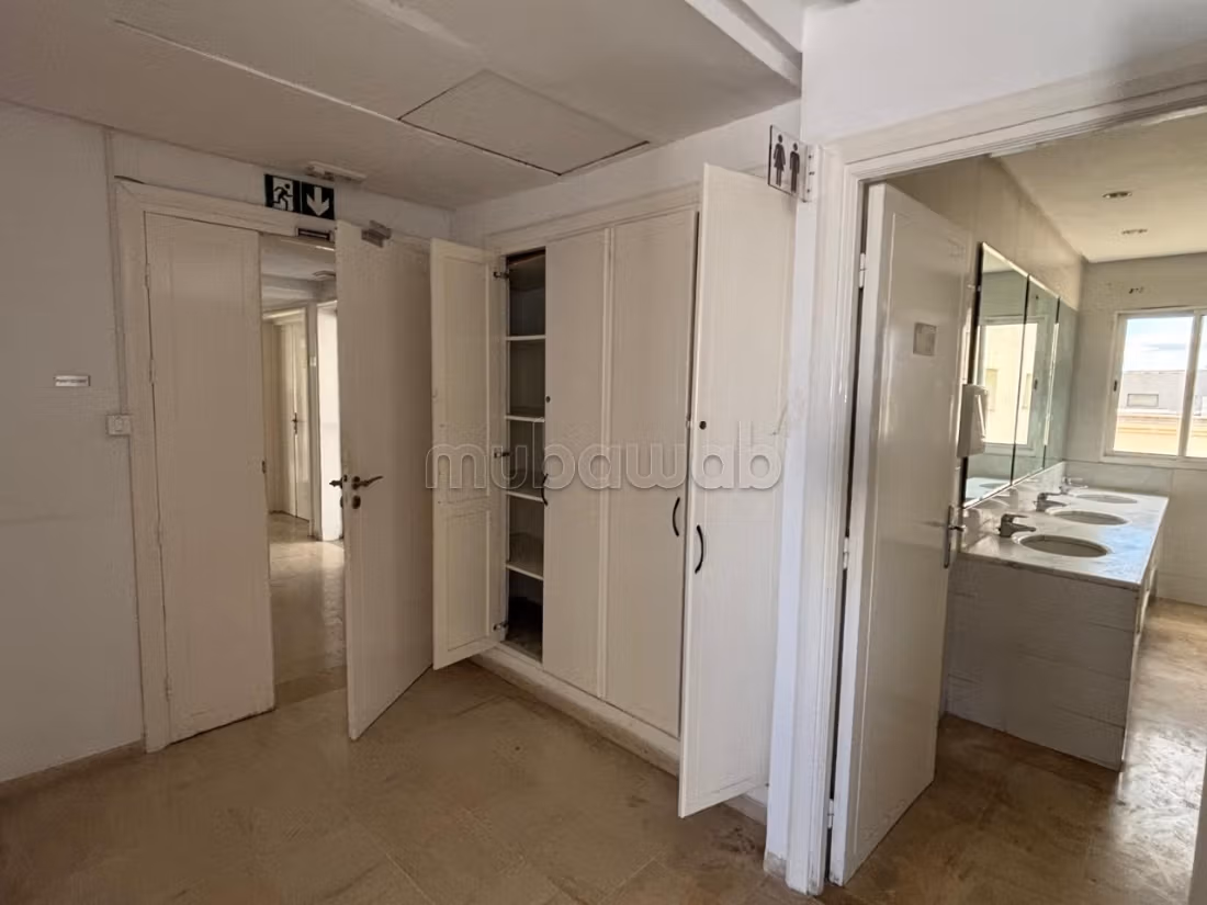 In affitto Ufficio 300 m² Les Berges du Lac 1