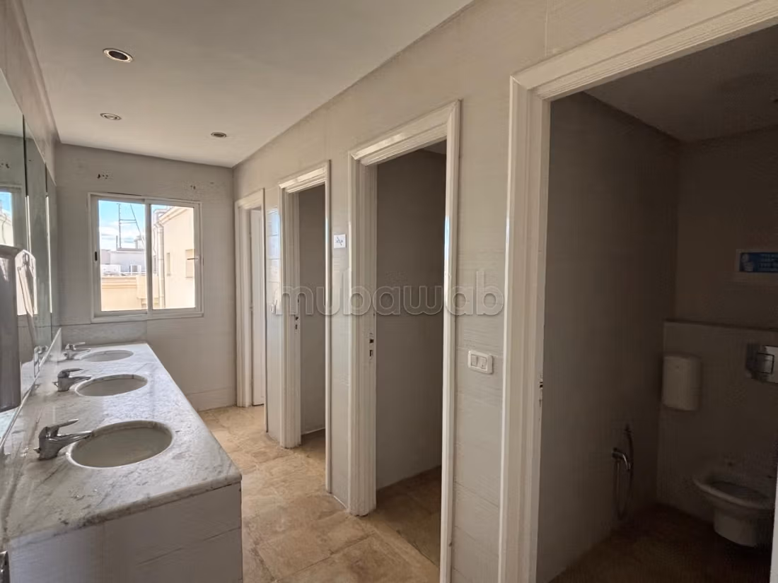 In affitto Ufficio 300 m² Les Berges du Lac 1