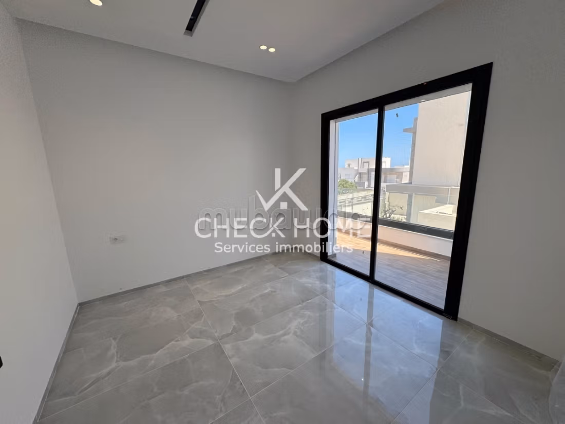 A vendre villa S5 de luxe neuve à Hammamet Nord