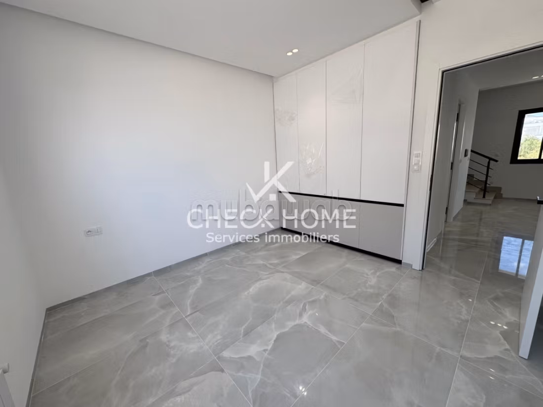 A vendre villa S5 de luxe neuve à Hammamet Nord