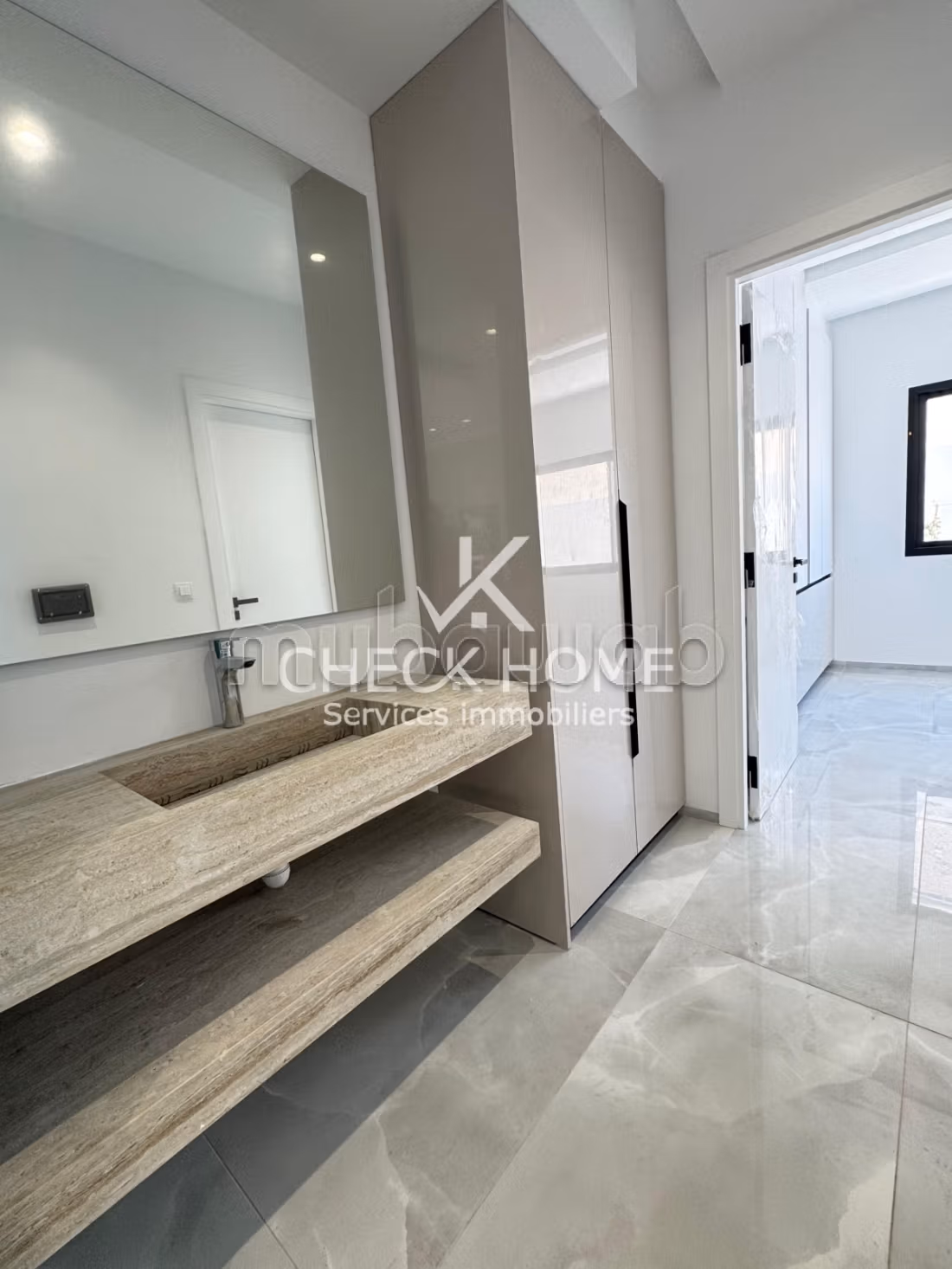 A vendre villa S5 de luxe neuve à Hammamet Nord