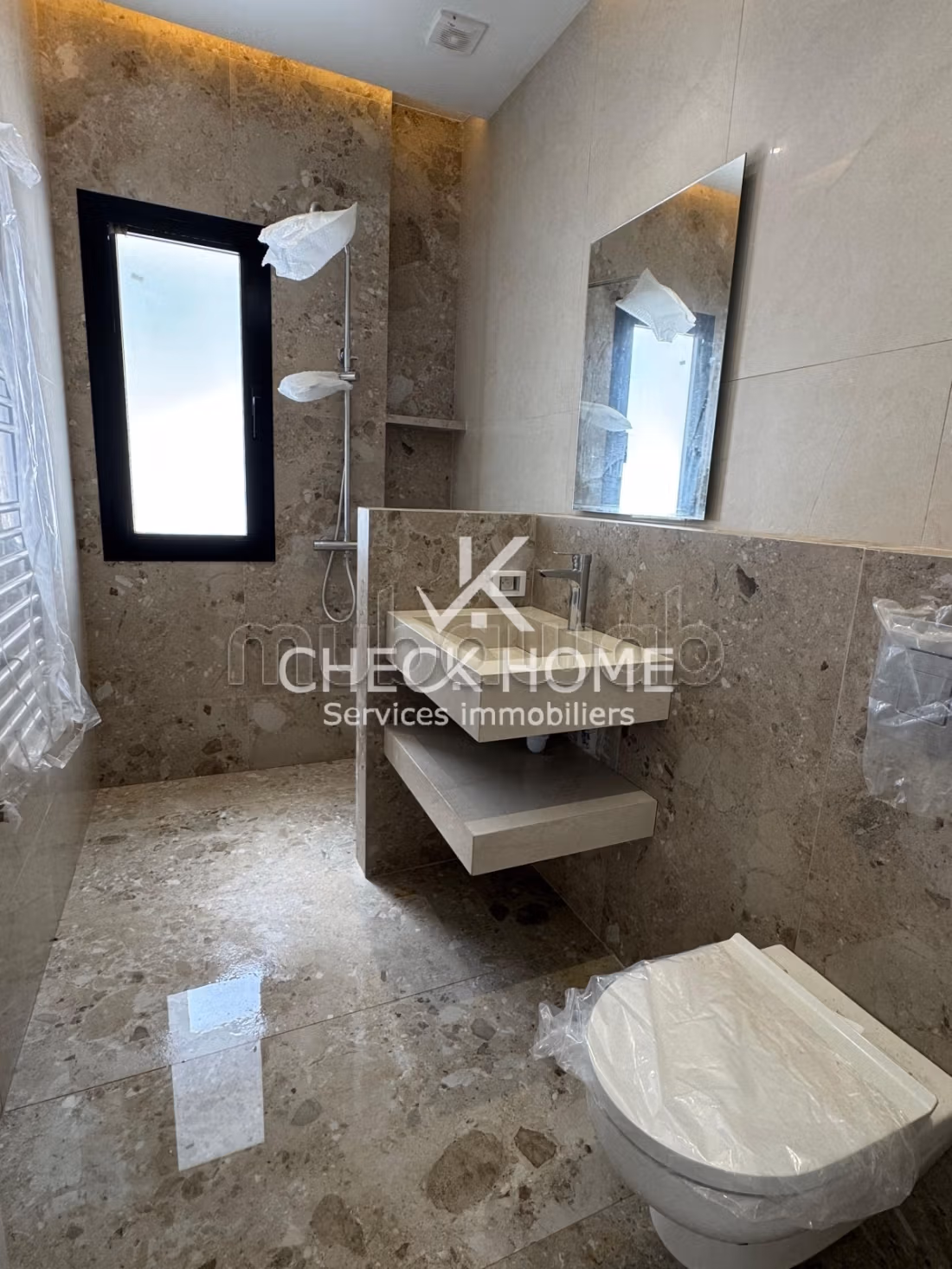 A vendre villa S5 de luxe neuve à Hammamet Nord