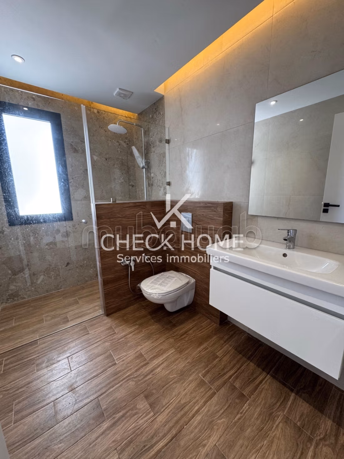 A vendre villa S5 de luxe neuve à Hammamet Nord