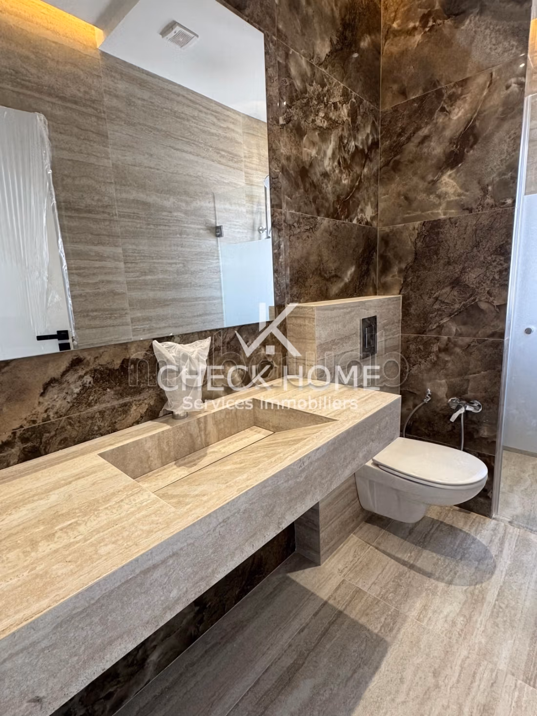 A vendre villa S5 de luxe neuve à Hammamet Nord