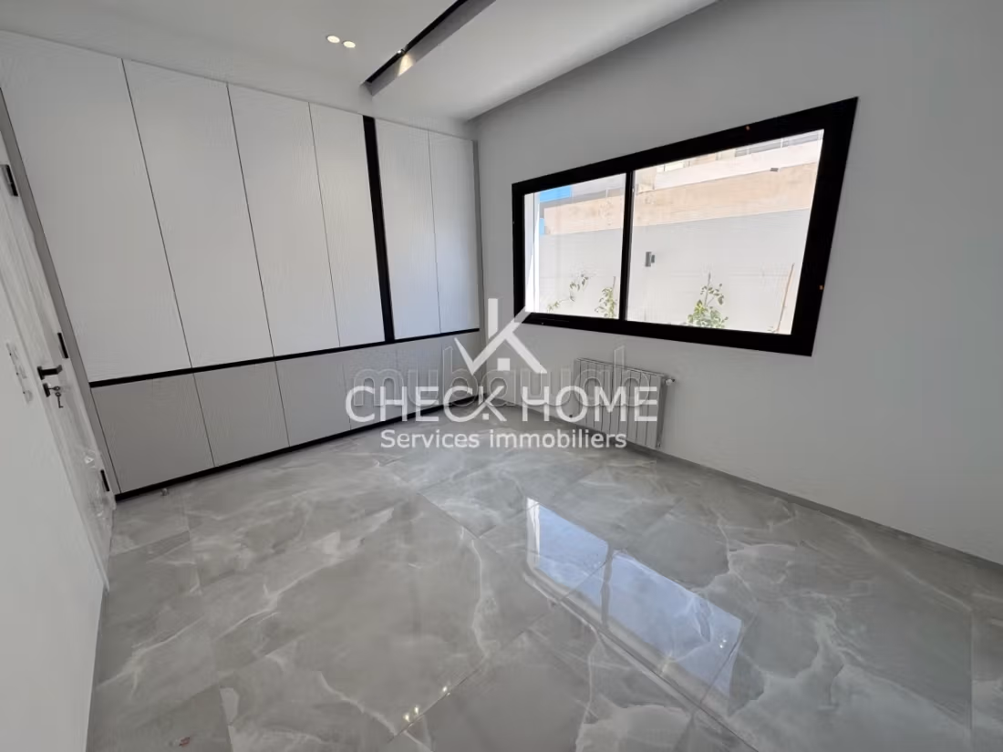 A vendre villa S5 de luxe neuve à Hammamet Nord
