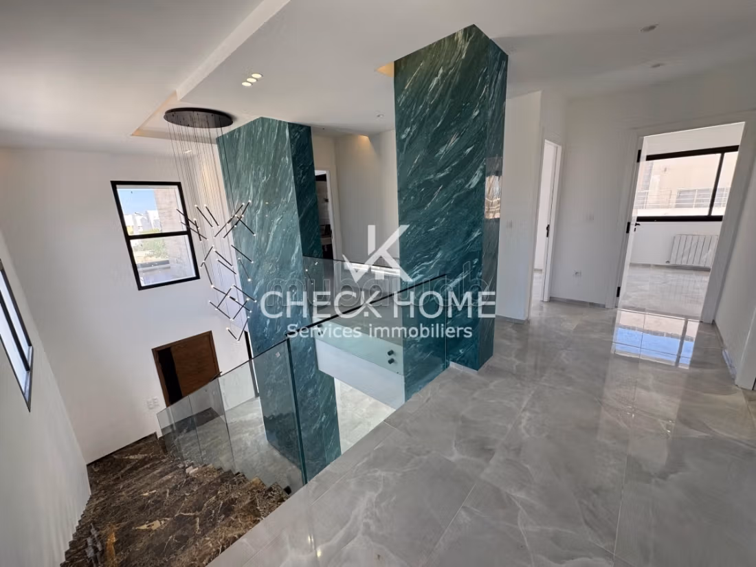 A vendre villa S5 de luxe neuve à Hammamet Nord