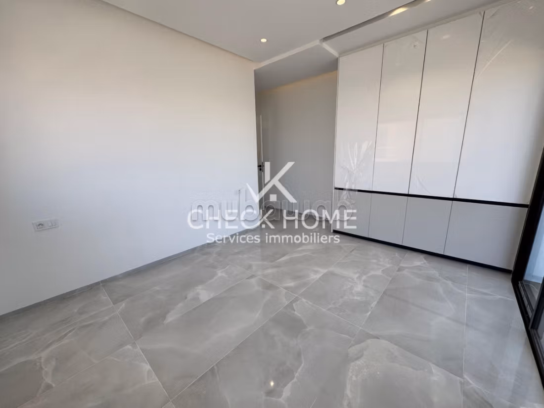 A vendre villa S5 de luxe neuve à Hammamet Nord