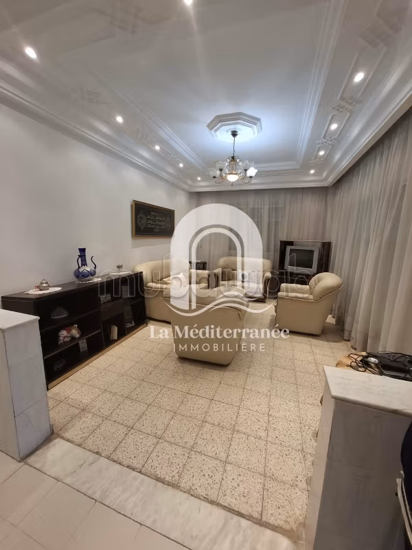 RDC de villa Mégrine coteau