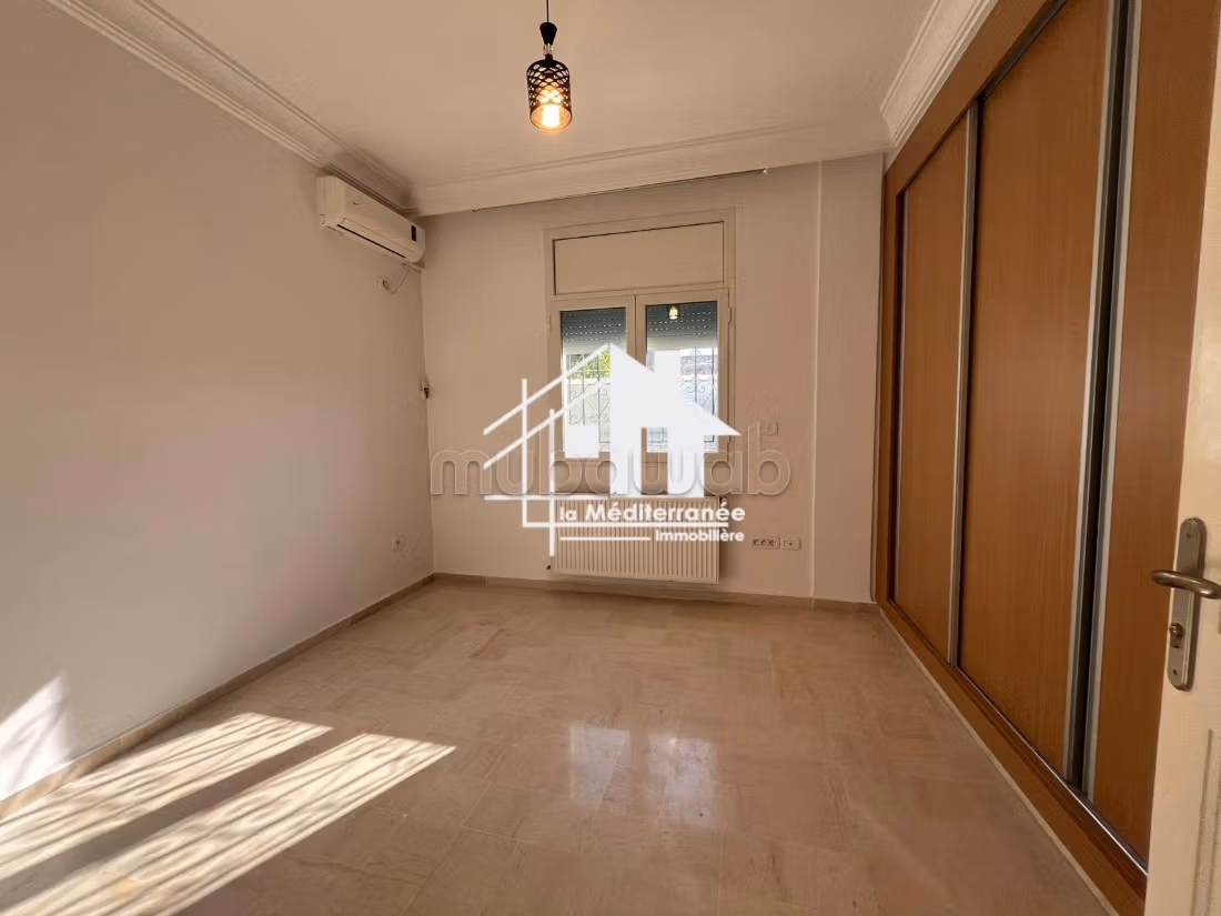 A louer Etage de Villa s3 à La Marsa Stade