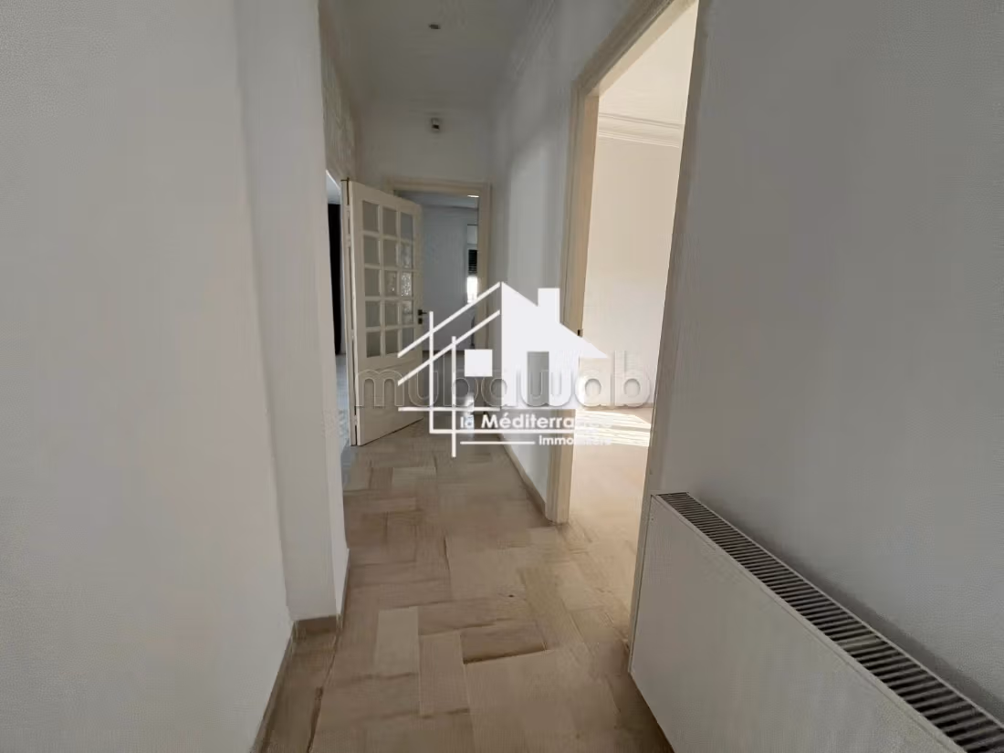 A louer Etage de Villa s3 à La Marsa Stade