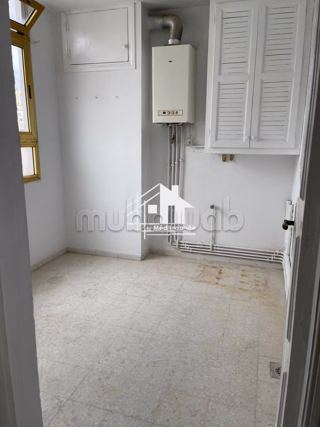 A louer un s3 au 5eme etage a ennaser