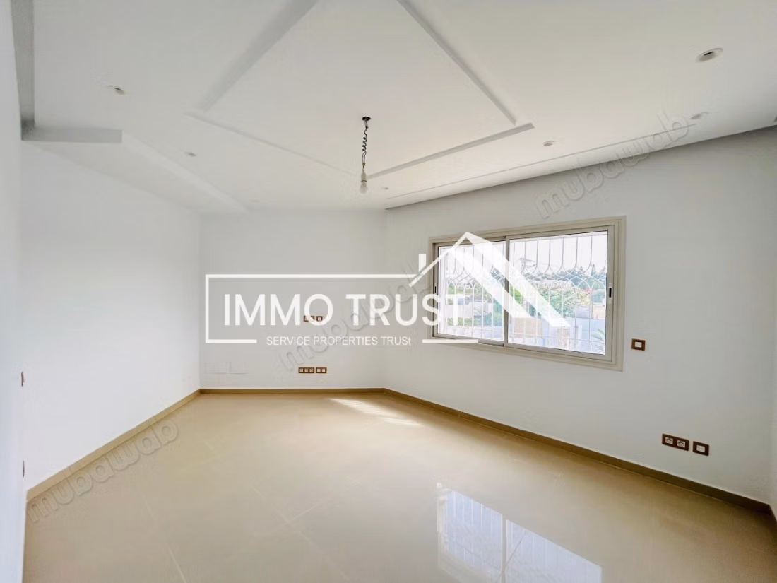 Villa S5 con giardino e piscina a La Soukra