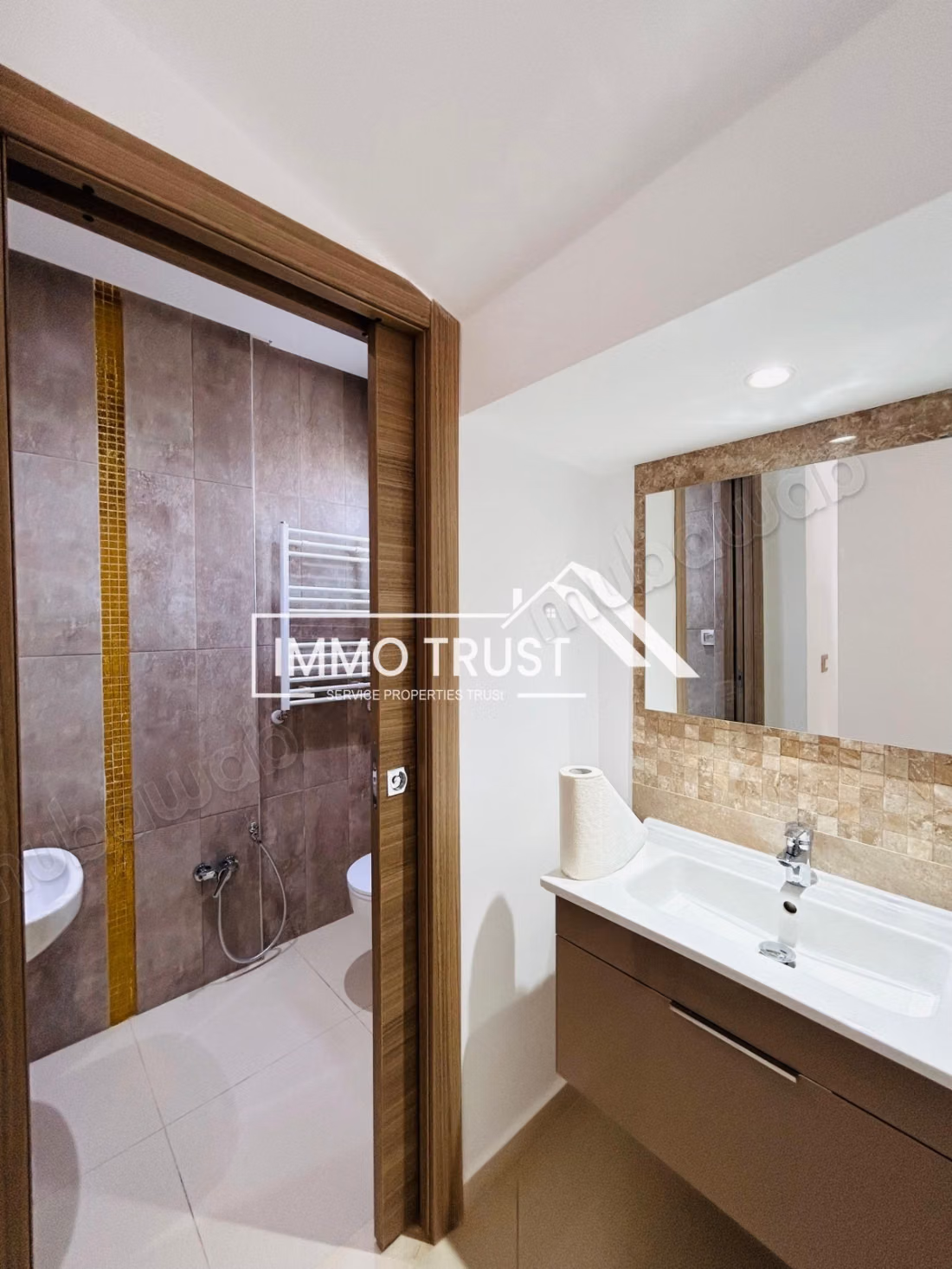 Villa S5 con giardino e piscina a La Soukra