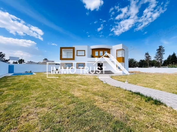 Villa S5 con giardino e piscina a La Soukra