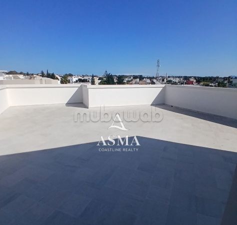 For rent spacious office of 132 m², ideally located in Lake 3, in a professional environment and easily accessible.