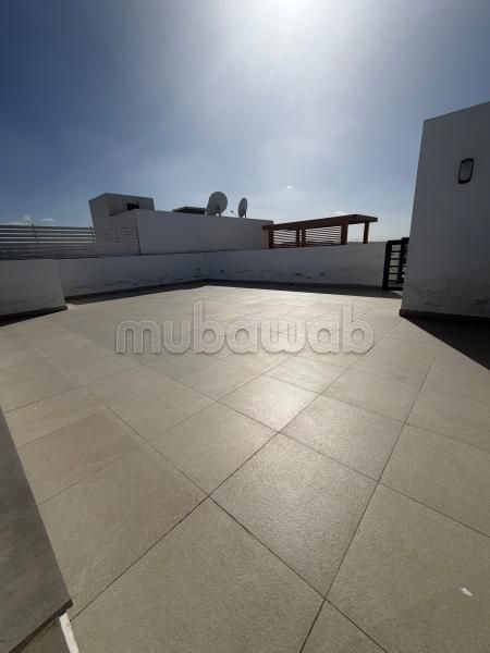 Very nice apartment for rent in Ain Diab. 3 beautiful rooms. Sea view, central heating