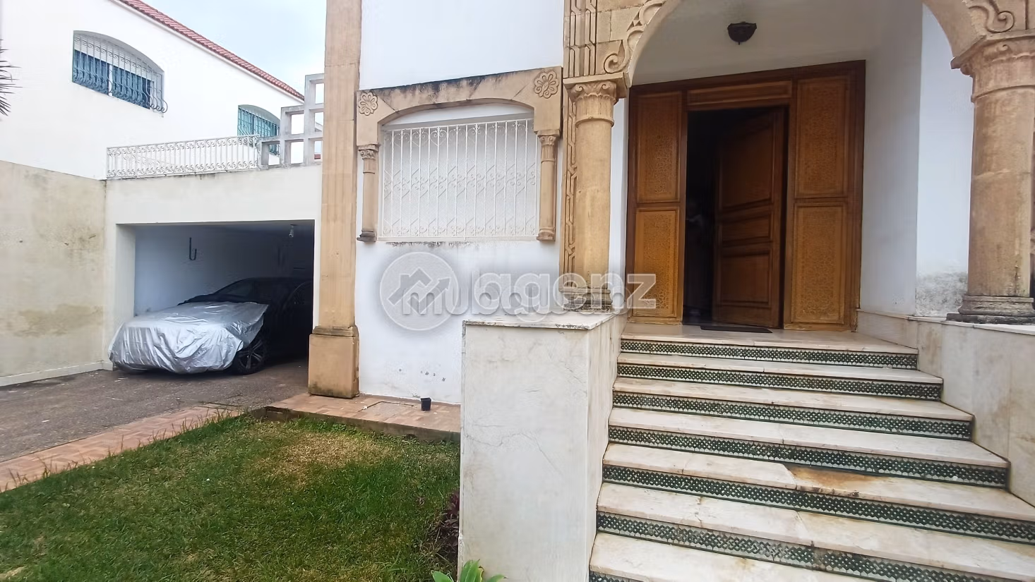 Villa à louer 375 m², 4 chambres Hay Riad Rabat